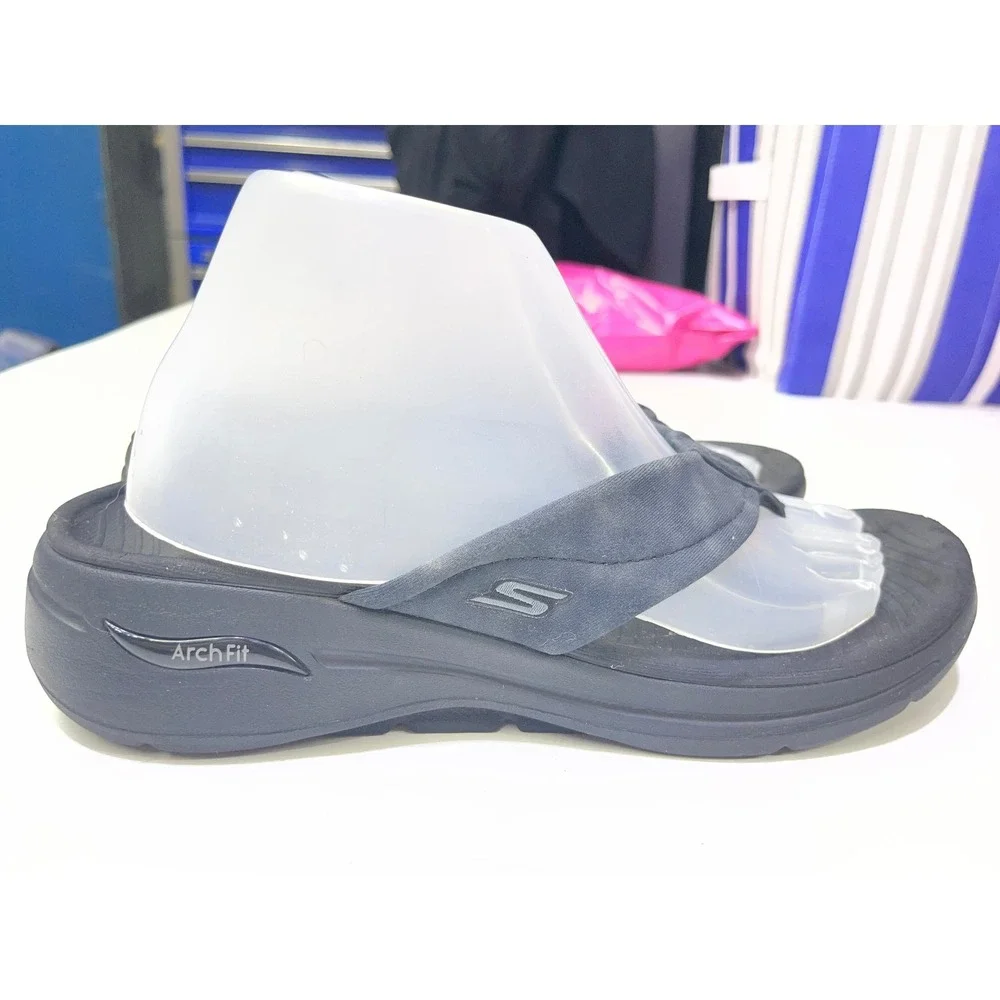 Skechers Arch Fit Go Walk Sandals Womens 9 Black Thong Flip Flops 140220 BBK